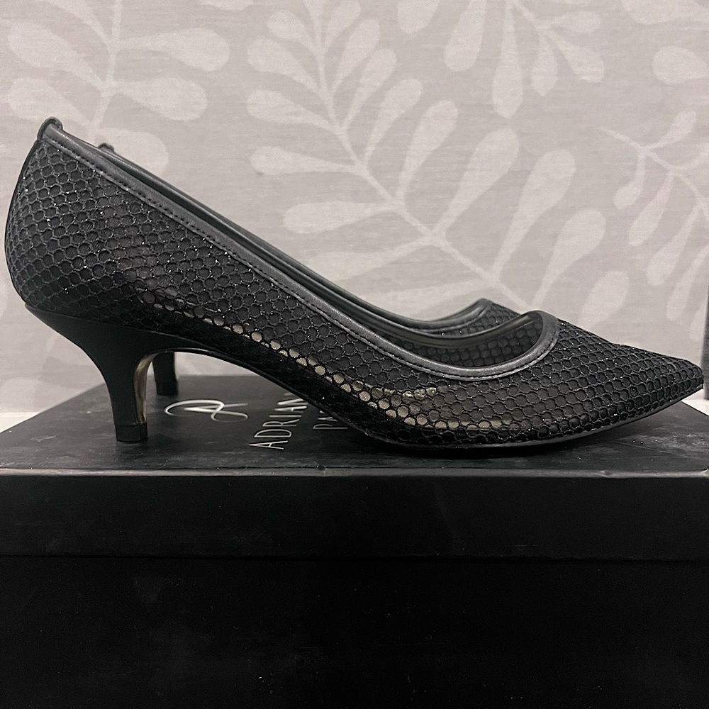 Adrianna Papell sparkly black dressy kitten heels